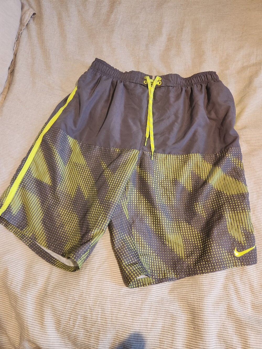 Nike Men's Gray Swim Trunks with Neon Yellow Accents Sz XL